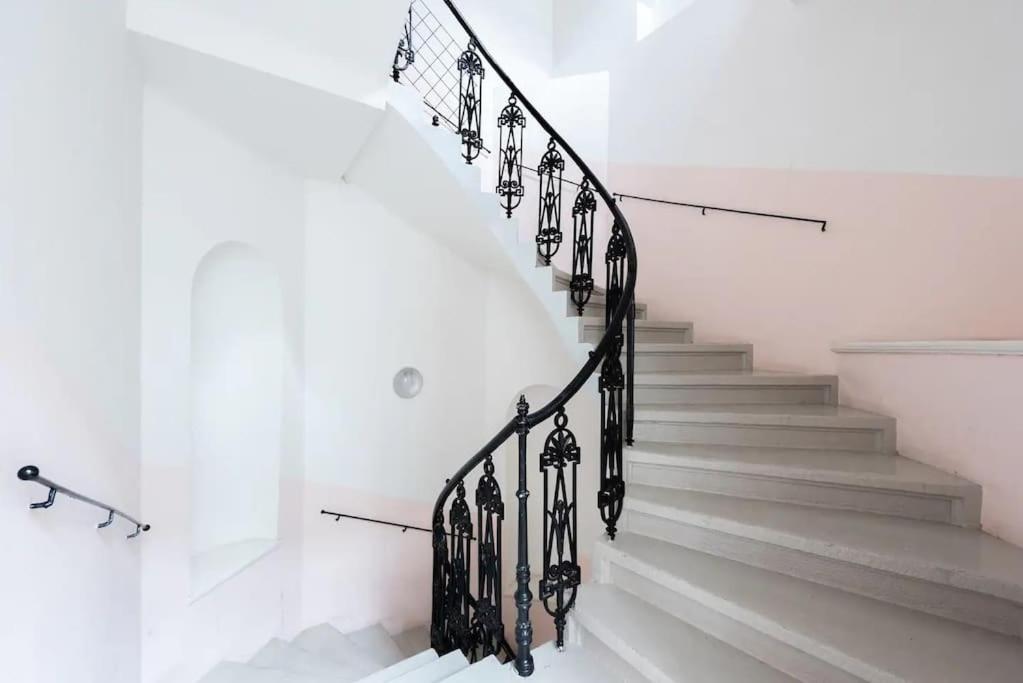 2 Bedrooms Apt Near Wenceslas Sq Prága Kültér fotó