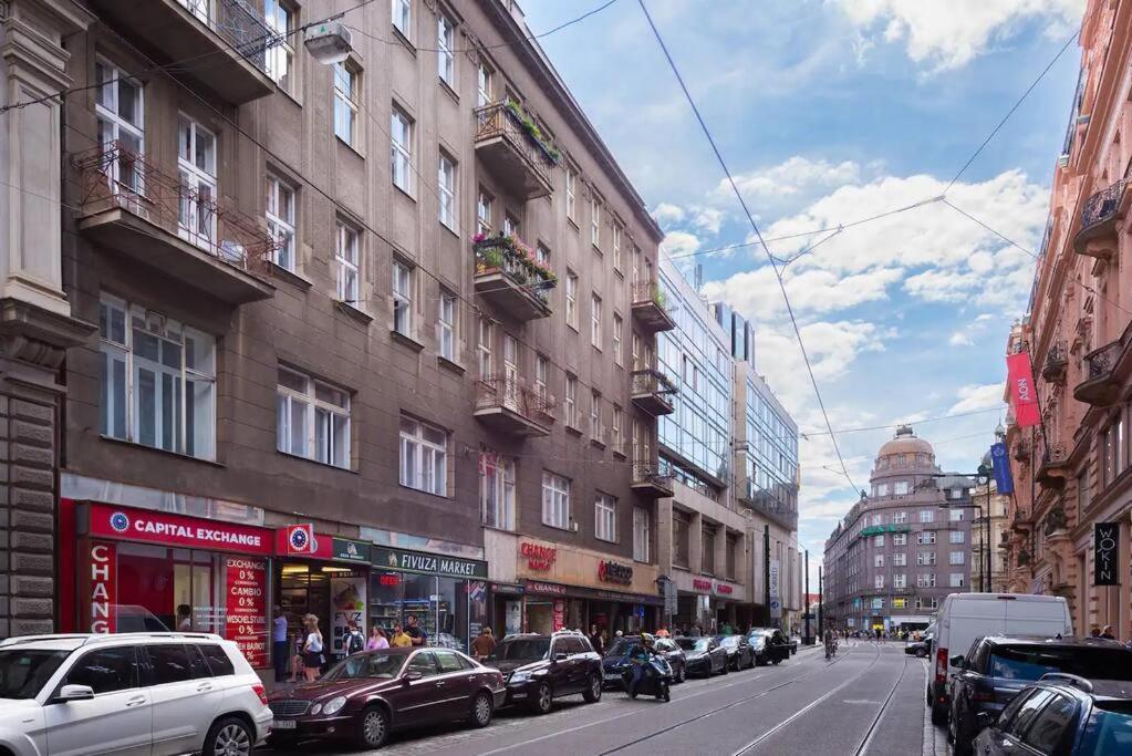 2 Bedrooms Apt Near Wenceslas Sq Prága Kültér fotó